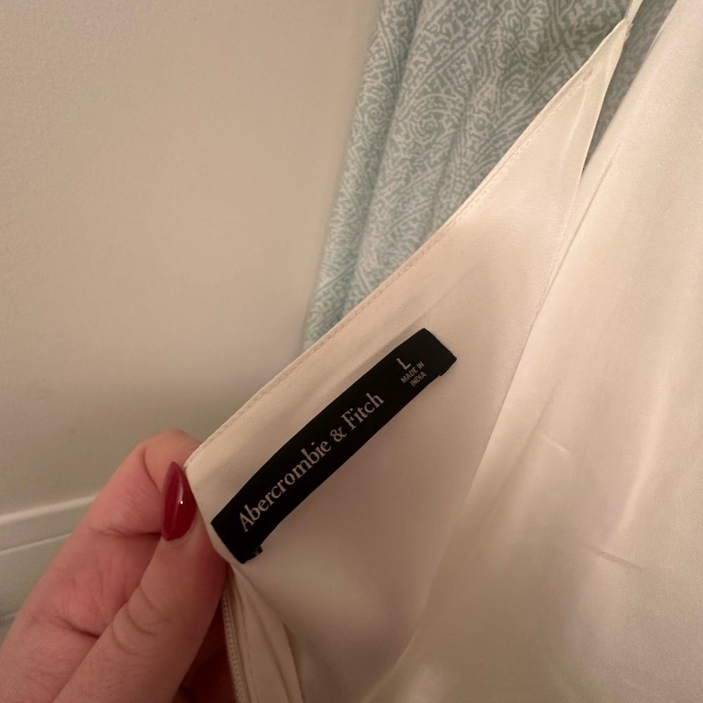 Abercrombie & Fitch Twist Front White Satin Maxi Dress - Picture 4 of 4
